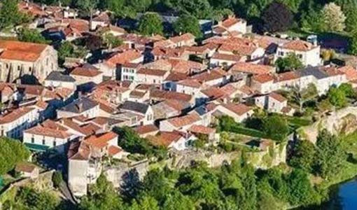 马尔康回乡建别墅为什么一定要选专业乡墅公司